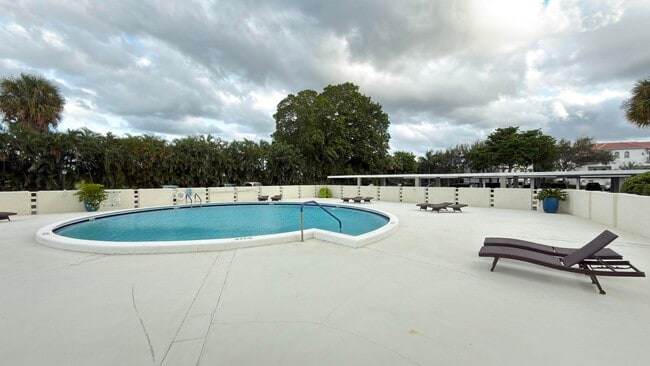 Building Photo - 2000 Presidential Way