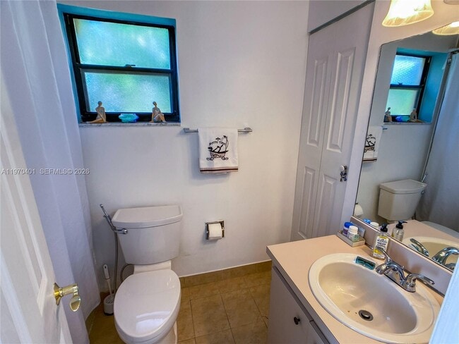 Building Photo - 956 Mockingbird Ln