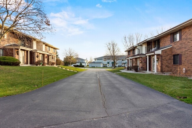 Building Photo - 6720 Mariner Dr