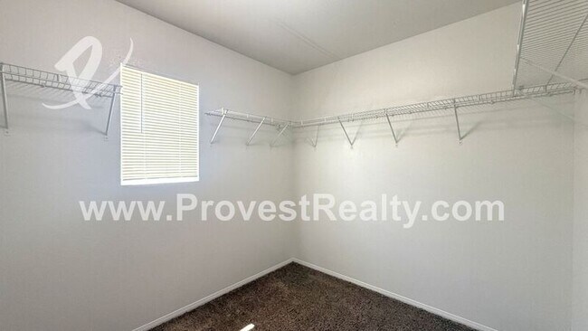 Building Photo - 9495 Apricot Ct