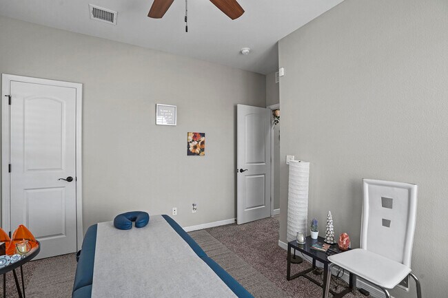 Building Photo - 4567 Marisabel Azcarate St