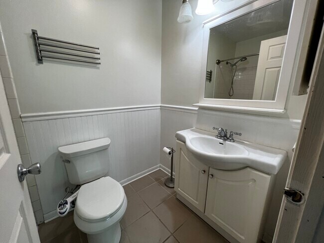 Building Photo - 1556 Darien Lakes Dr