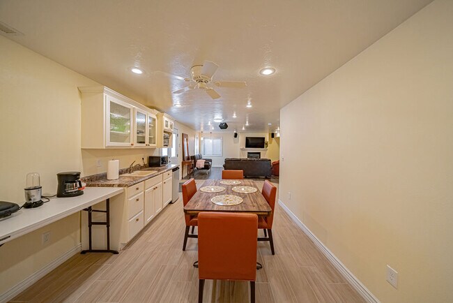 Building Photo - 3660.5 Merlin Dr
