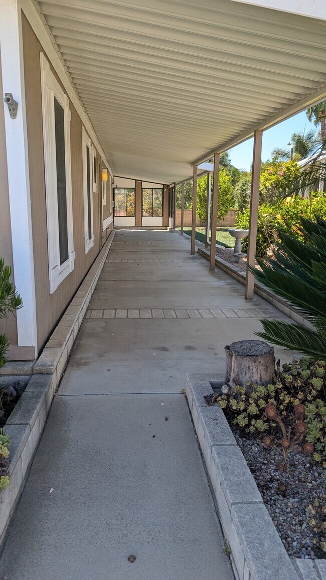 Building Photo - 909 Richland Rd