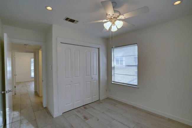 Building Photo - 1208 Shelley Ave