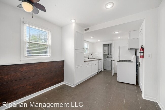 Building Photo - 3 br, 1 bath House - 1077 Ford Blvd