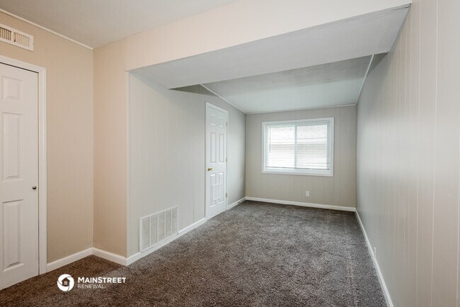 Building Photo - 9150 Harold Dr