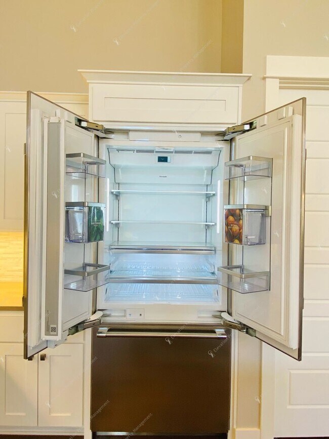 Building Photo - Luxury Single-Level 3BR - 3.5BA Living in Tetherow