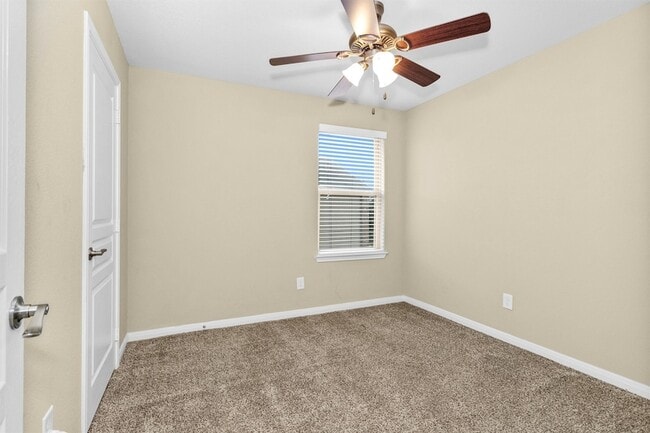 Building Photo - 13405 Clayton Lake Ln