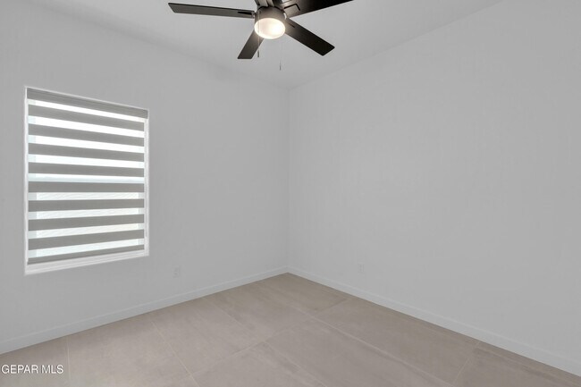 Building Photo - 12825 Middlesbrough Ave