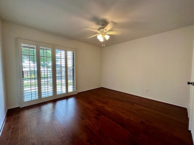 Building Photo - 111 Henry Chandler Dr