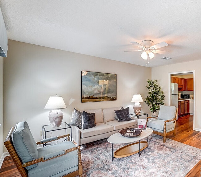 Building Photo - Townhome Living Made Easy.