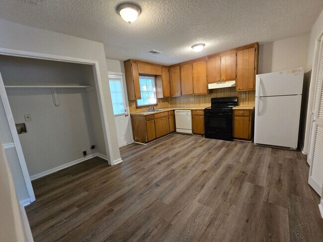 Building Photo - 493 Stone Mountain St
