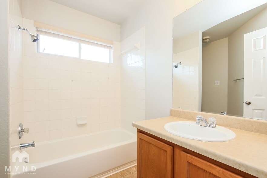 Building Photo - 2716 Amberglow Ct