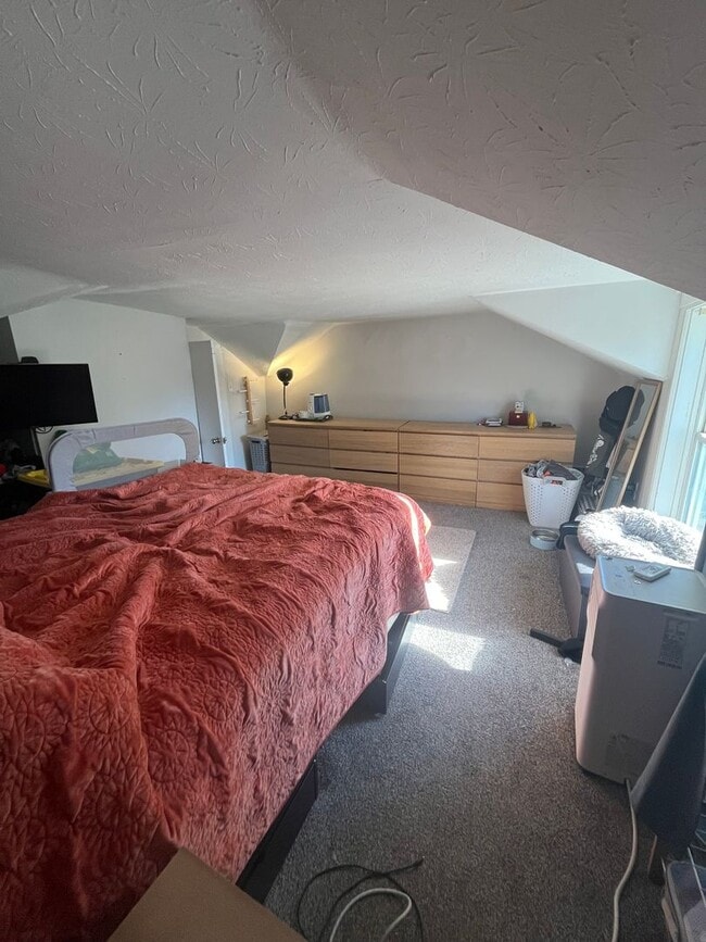 Building Photo - Two Bedroom House in Cincinnati!