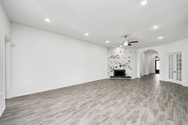 Building Photo - 10910 Wardrop Pl