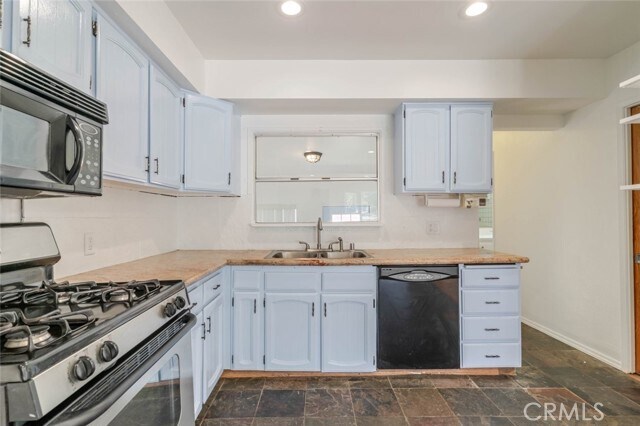 Building Photo - 13057 Gladstone Ave