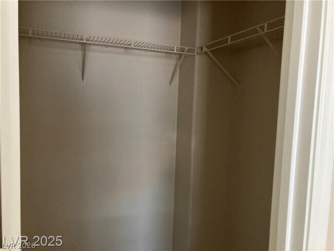 Building Photo - 3120 Whispering Canyon Ct