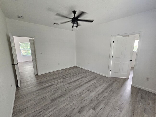 Building Photo - Modern Home, Centrally Located to St. Andrew's, Lynn Haven & PCB!  *SPECIAL: 1/2 OFF 1st Month's ...