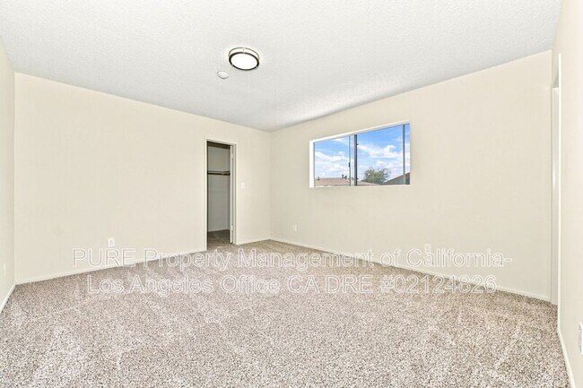 Building Photo - 2600 Graham Ave