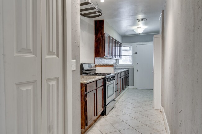 Building Photo - 2652 NW 16th St