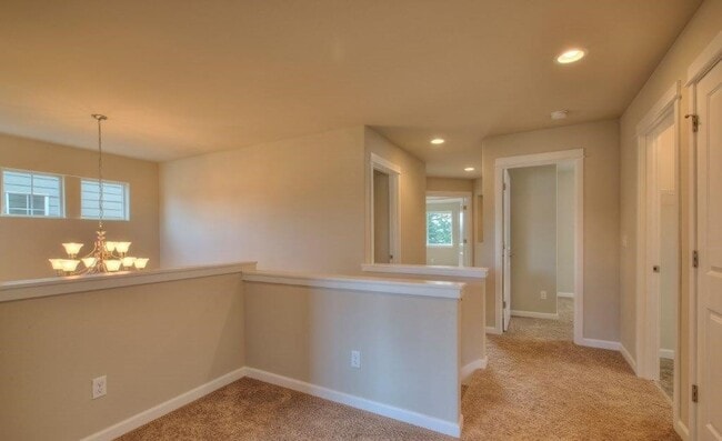 Building Photo - WELCOME HOME!!!! 5 Bedroom 2.5 Bath