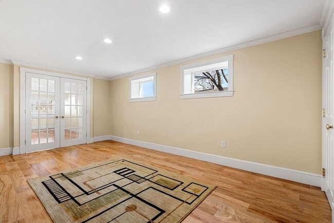 Building Photo - 30R Harbor St