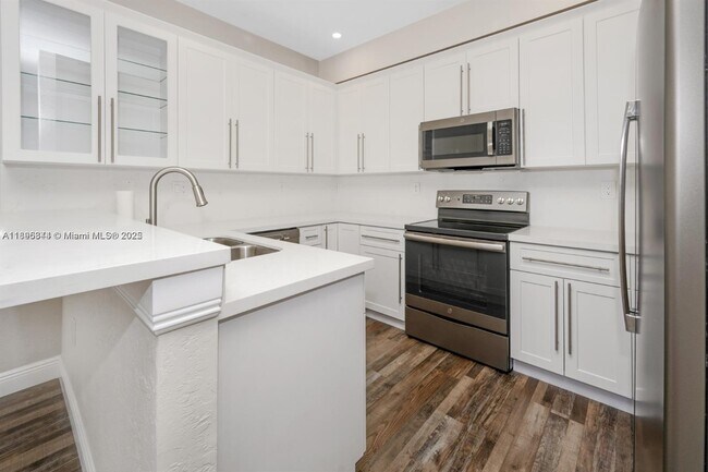 Building Photo - 4465 SW 160th Ave