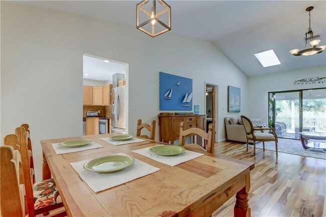 Building Photo - 9030 Bullrush Ct