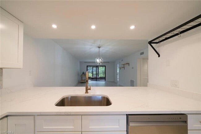 Building Photo - 17456 Silver Fox Dr
