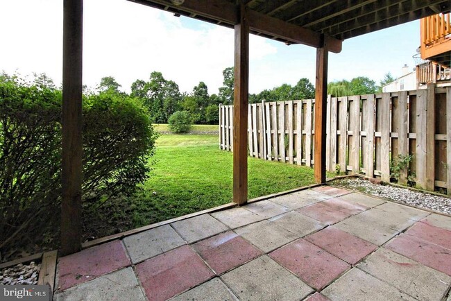 Building Photo - 6337 Littlefield Ct