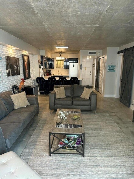 Building Photo - 3570 S Ocean Blvd