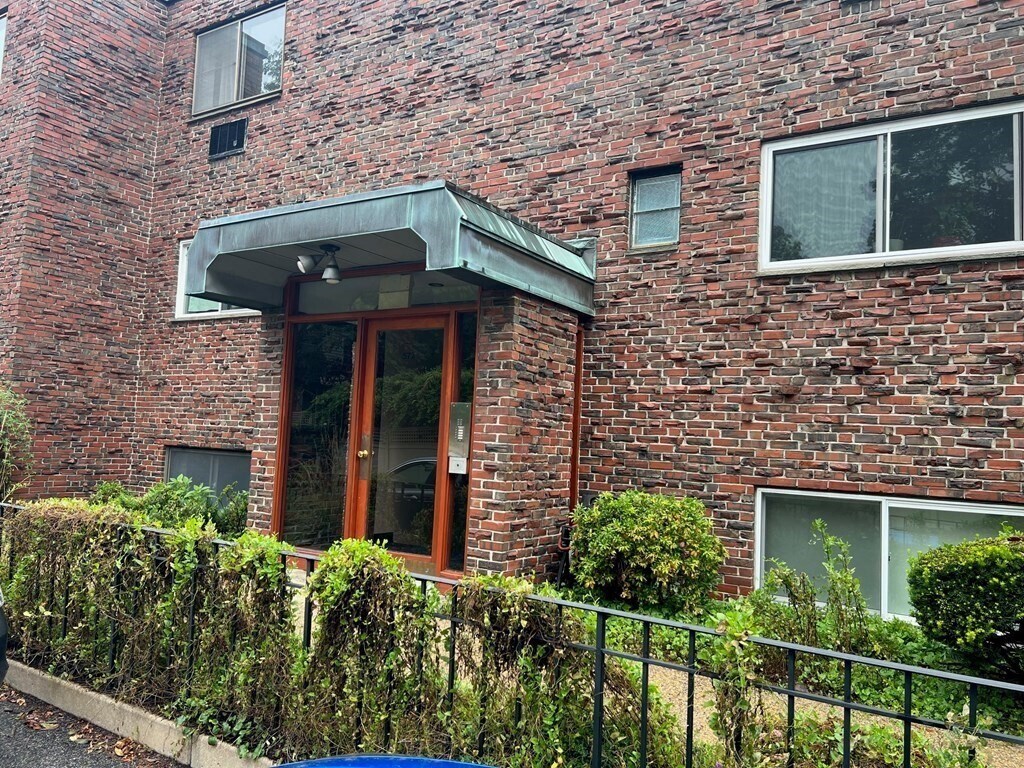 Building Photo - 57A Saint Paul St