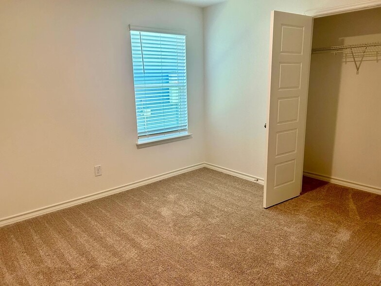 Bedroom 3 - 964 Heartseed Ave