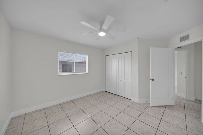 Building Photo - 2033 Andalusia Blvd