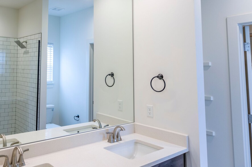 Building Photo - 19613 W 200th St