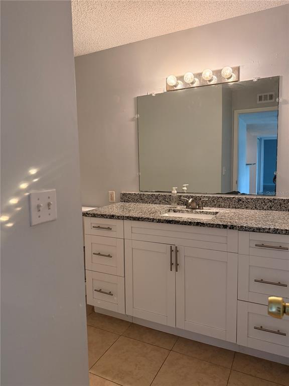 Building Photo - 455 Alt 19
