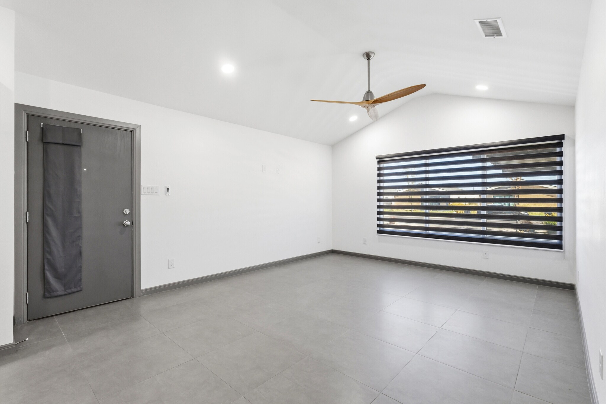 Building Photo - 1400 Hibiscus Ave