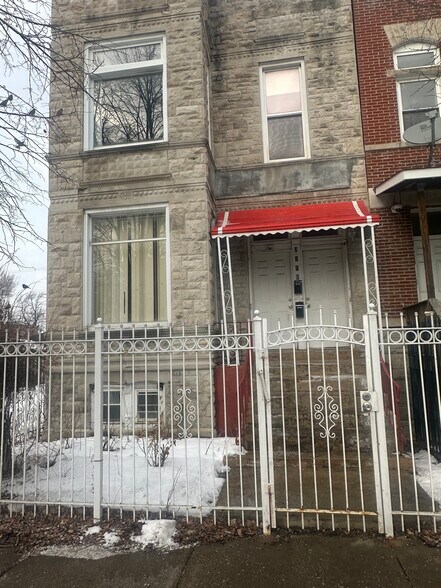 Front of Apartment - 2818 W Wilcox St