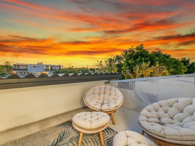Building Photo - 8761 SW 56th St