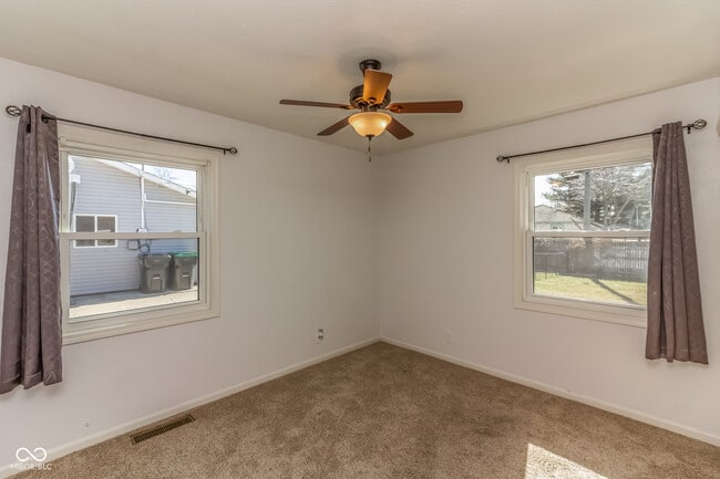 Building Photo - 504 Mooreland Dr