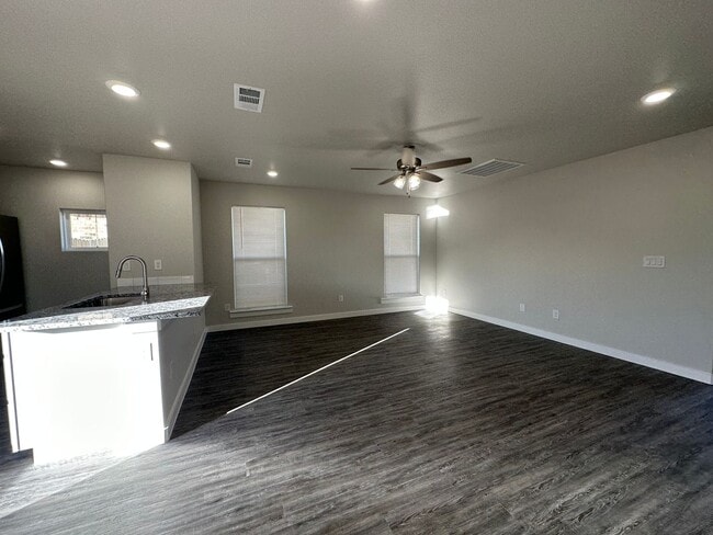 Building Photo - Newer Construction in CISD