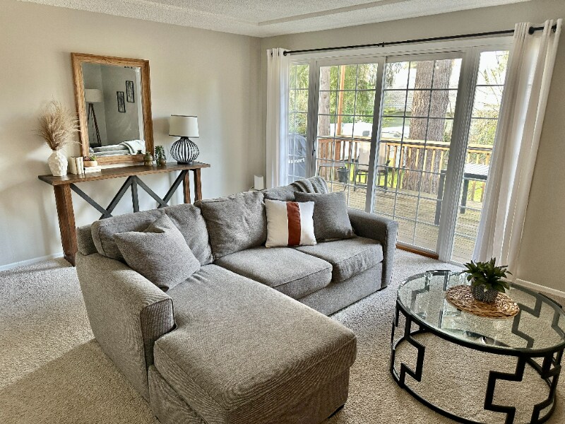 Building Photo - 9515 SW Edgewood St