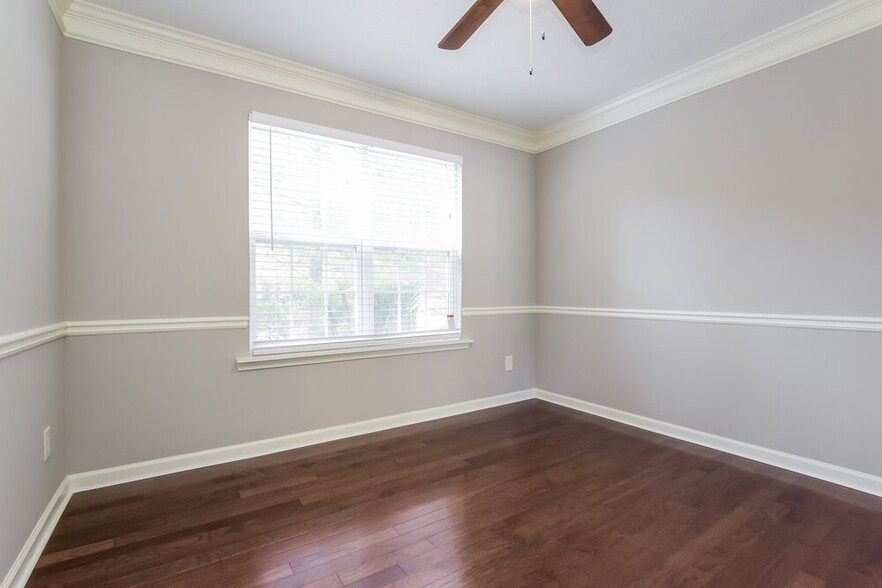 Building Photo - 4107 Shoreside Cir SW