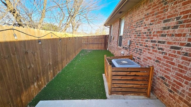 Building Photo - 643 Sisken Ct