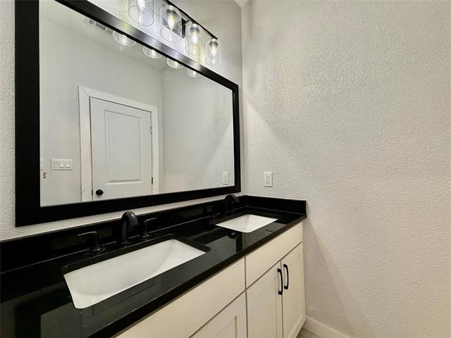 Building Photo - 308 SW 14th St