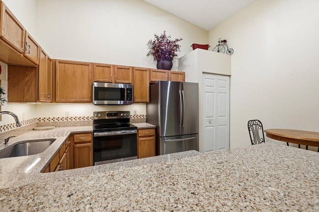 Building Photo - 9363 Bridgeport Dr