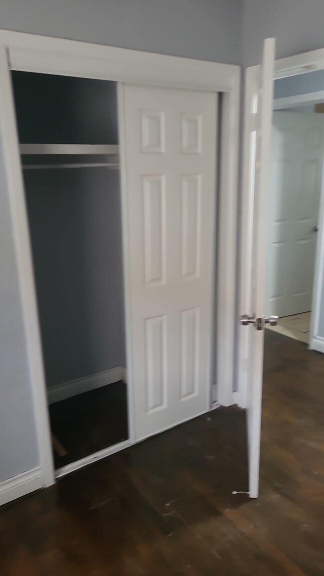 Building Photo - 3026 Sunbeam St