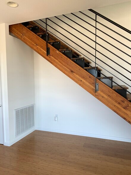 Building Photo - 6466 Hollis St