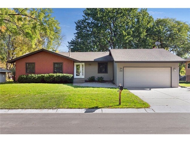Building Photo - 6802 Cottonwood Ln N